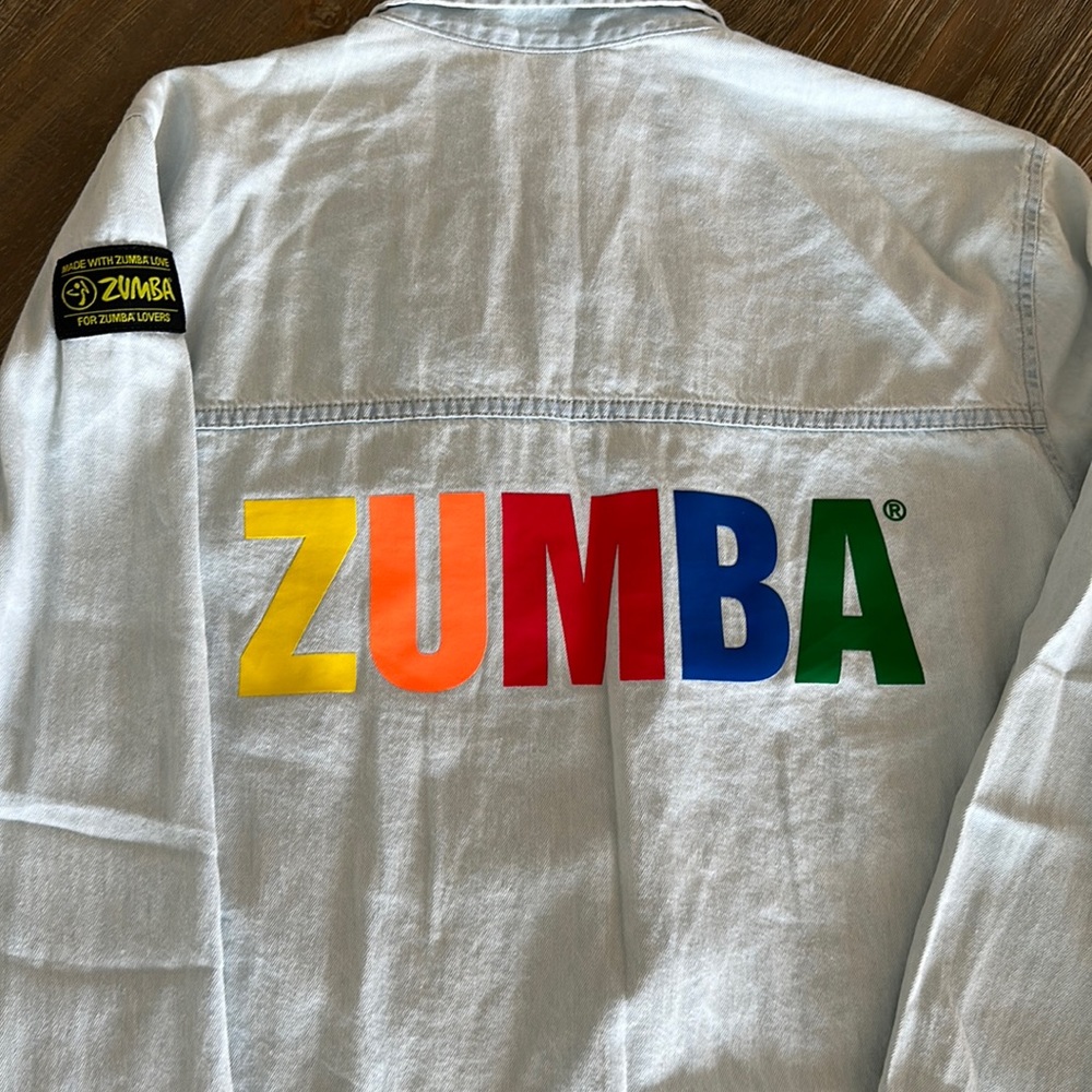 Light washed denim button down by ZUMBA💛🧡❤️💙💚